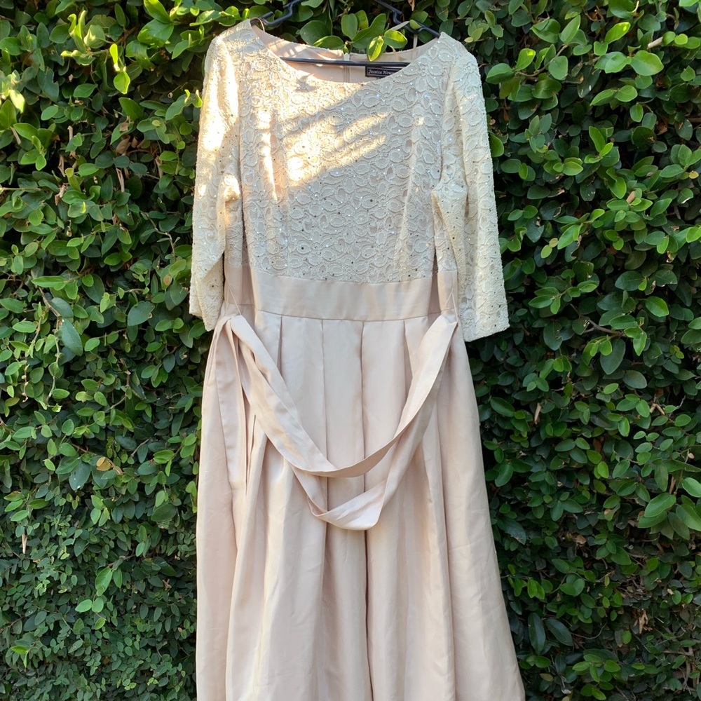 Jessica Howard gown 16W